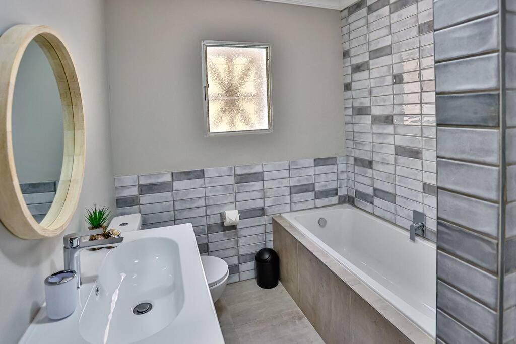 Large Sea View, Walk To Eateries, Loadshed Free Apartment Ballito Exterior photo